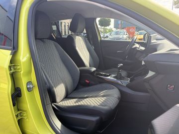 Peugeot 208 1.2 PureTech 100 Allure SHZGTEMPOMATLEDKA