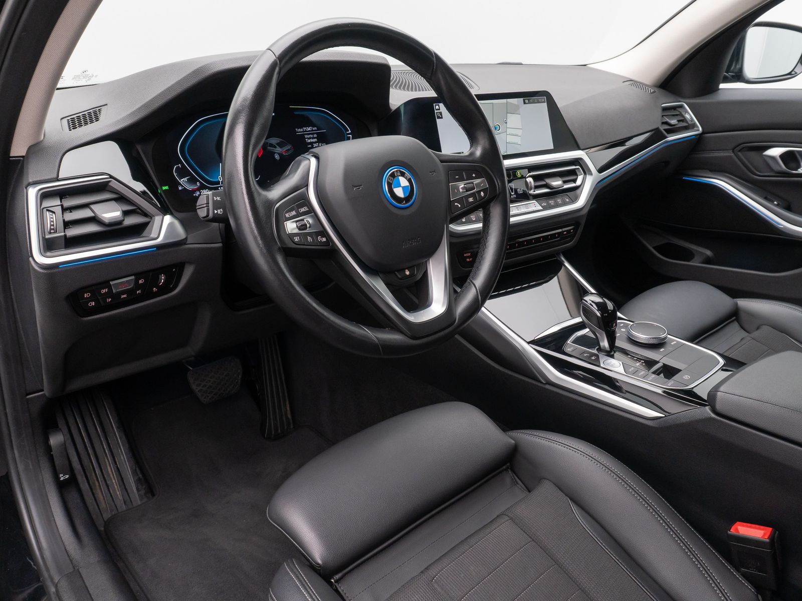 Fahrzeugabbildung BMW 320e Sport Line DAB CockPitPr Lenkrhzg AHK Alarm