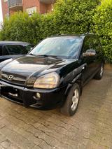 Hyundai TUCSON 2.0 GLS 2WD GLS - Hyundai TUCSON mit LPG-Antrieb: Geländewagen, 2.0