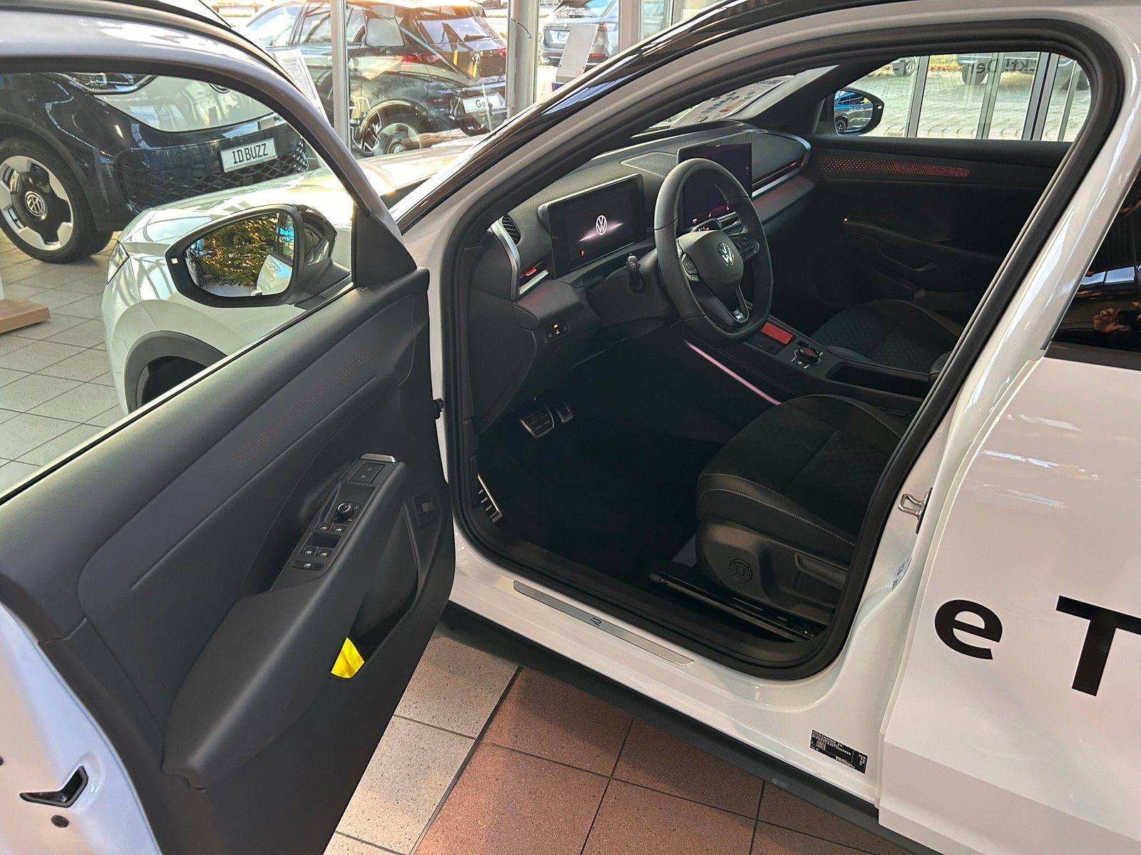 Volkswagen T-Roc - Bild 8