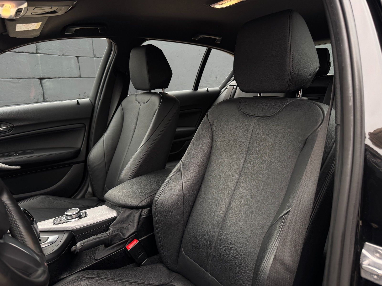 Fahrzeugabbildung BMW 120i Edition M Sport Shadow Leder Temp. SHZ PDC