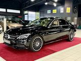 Mercedes-Benz C 200 CGI +NAVI+RÜCKFAHRK+PANO+HEAD-UP - Mercedes-Benz C 200 mit Benzin-Antrieb: Schiebedach, Limousine