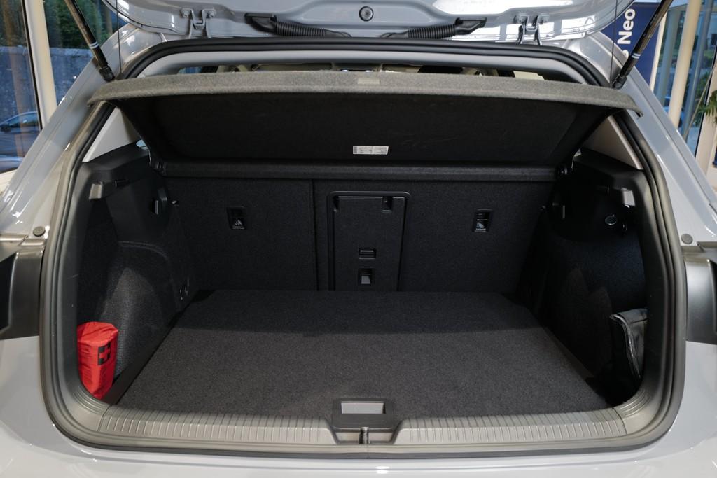 Volkswagen Golf VIII 1.0eTSI DSG Life StdHz Navi ACC Led, миниатюра 21