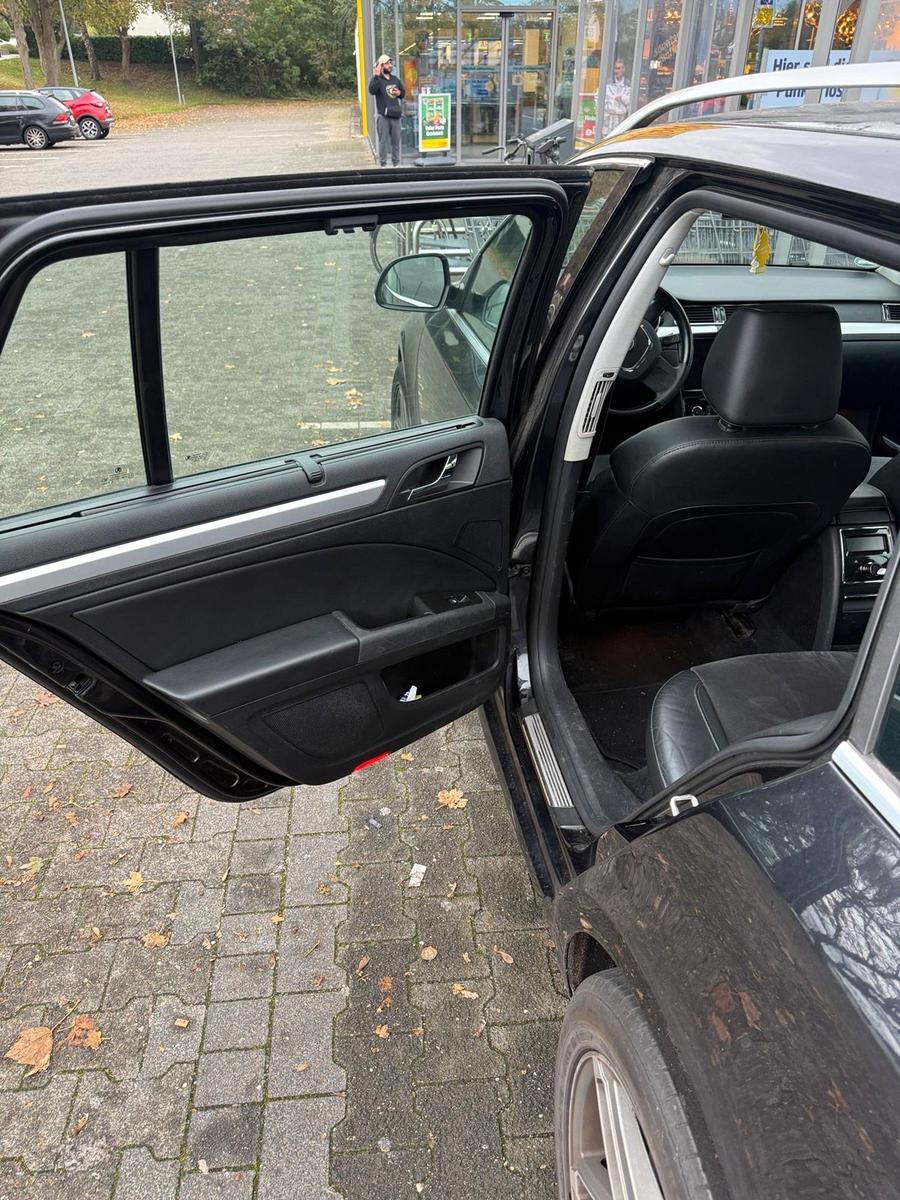 Skoda Superb 2010 — photo 8