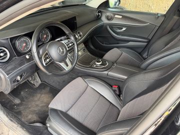 Mercedes E 220 - 9