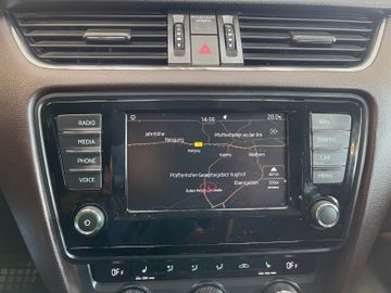 Skoda Octavia Combi L&K 4x4 *BI-XENON*NAVI*PDC*SZHZ*