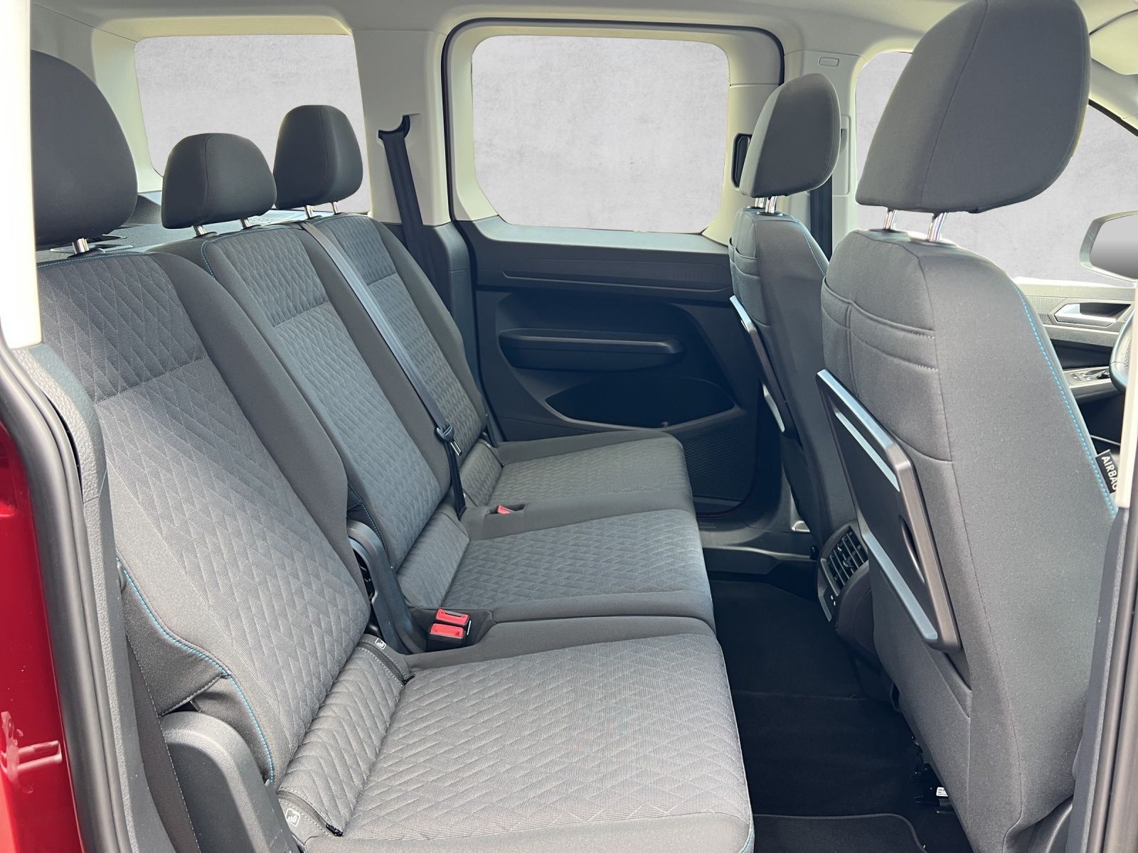 Caddy Move 2.0 TDI AHK*Navi*Pano*ACC*Kamera