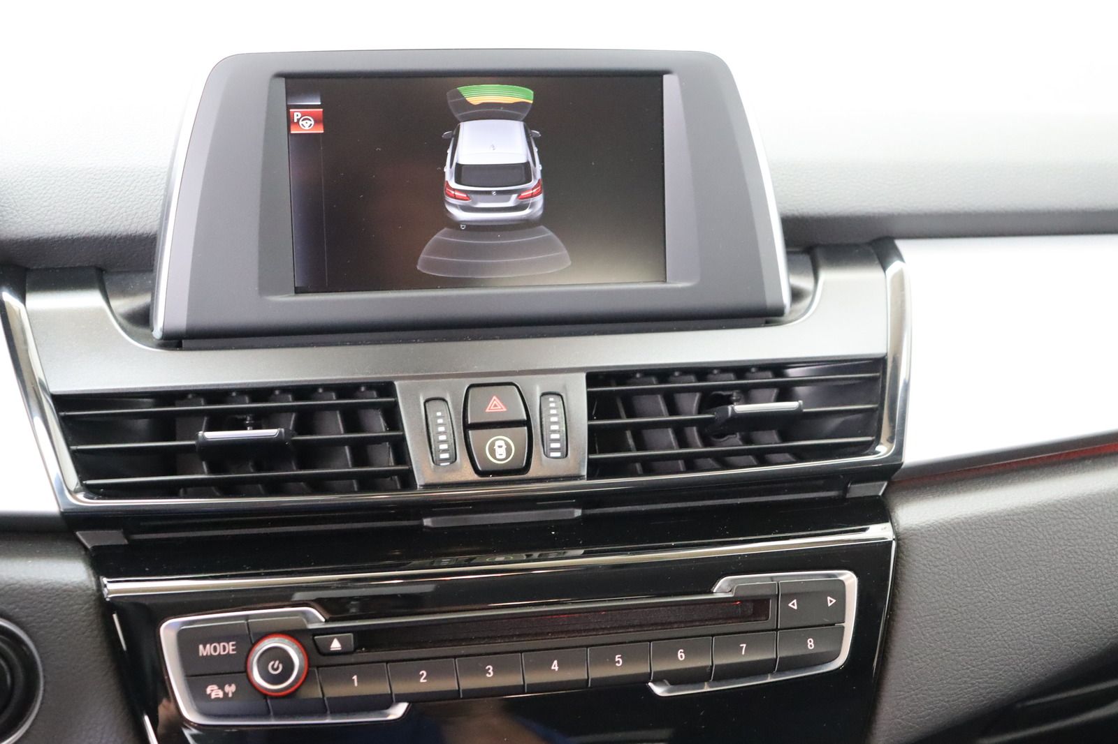 Fahrzeugabbildung BMW 218 i Active Tourer LED * Navi * PDC * Sitzhzg.