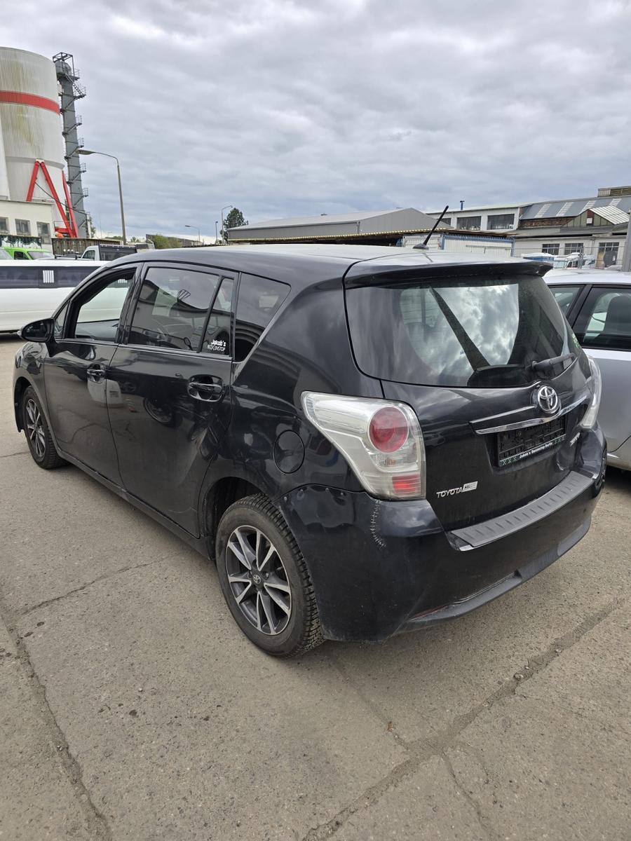 Toyota Verso 2014 — engine 1.598 cm³, 111 HP (82kW)