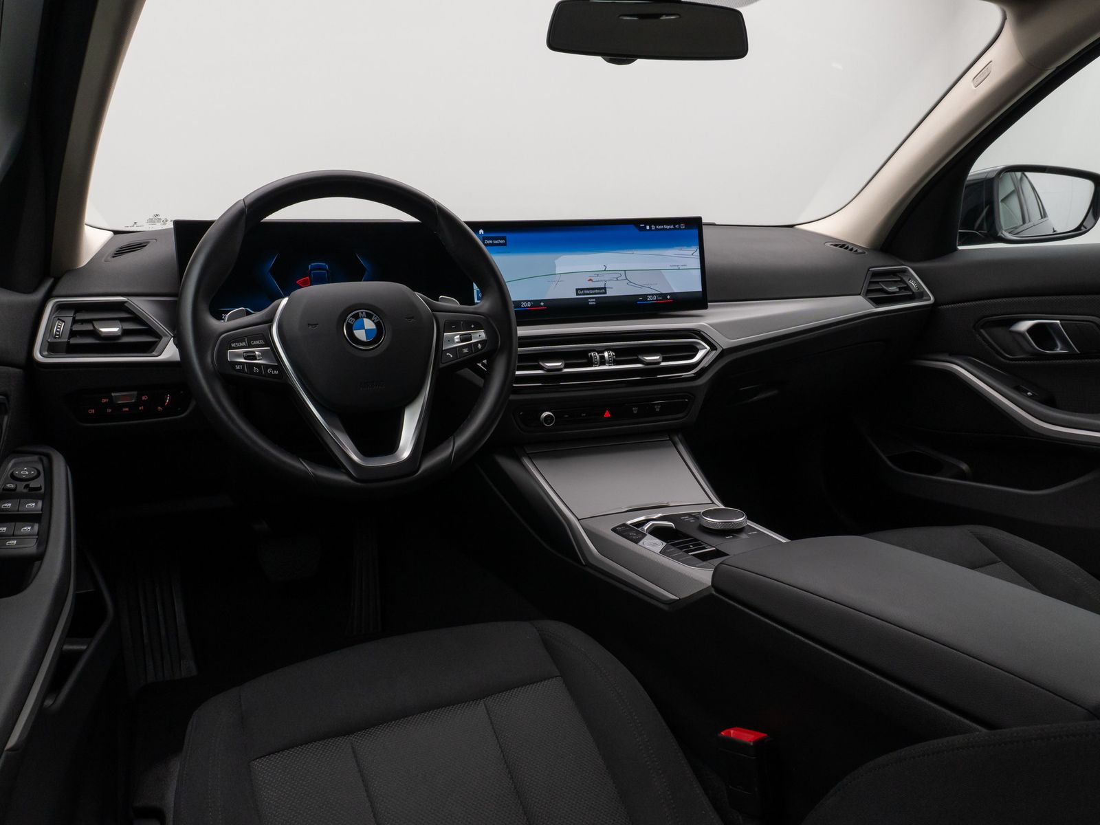 Fahrzeugabbildung BMW 318i DAB PDC Widscreen Geschwindigkeitsreg LED