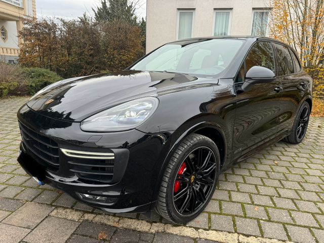 Porsche Cayenne GTS/Pano/Leder rot/Kamera/21zoll/Voll