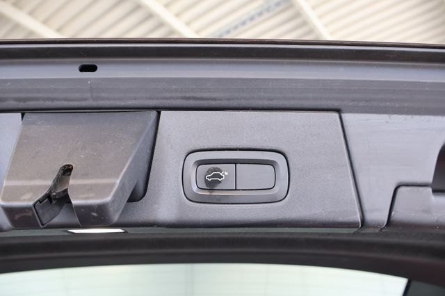 Volvo V90 Kombi 2.0 Momentum DIGI.+ACC+KAM+LED+AHK