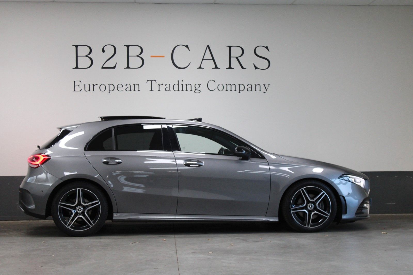 Mercedes-Benz A 180 d Automatik | AMG | Panorama | Night paket imagem 3