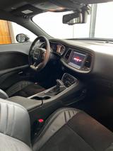 Dodge Challenger Hellcat SRT  - Dodge Challenger: Srt Hellcat