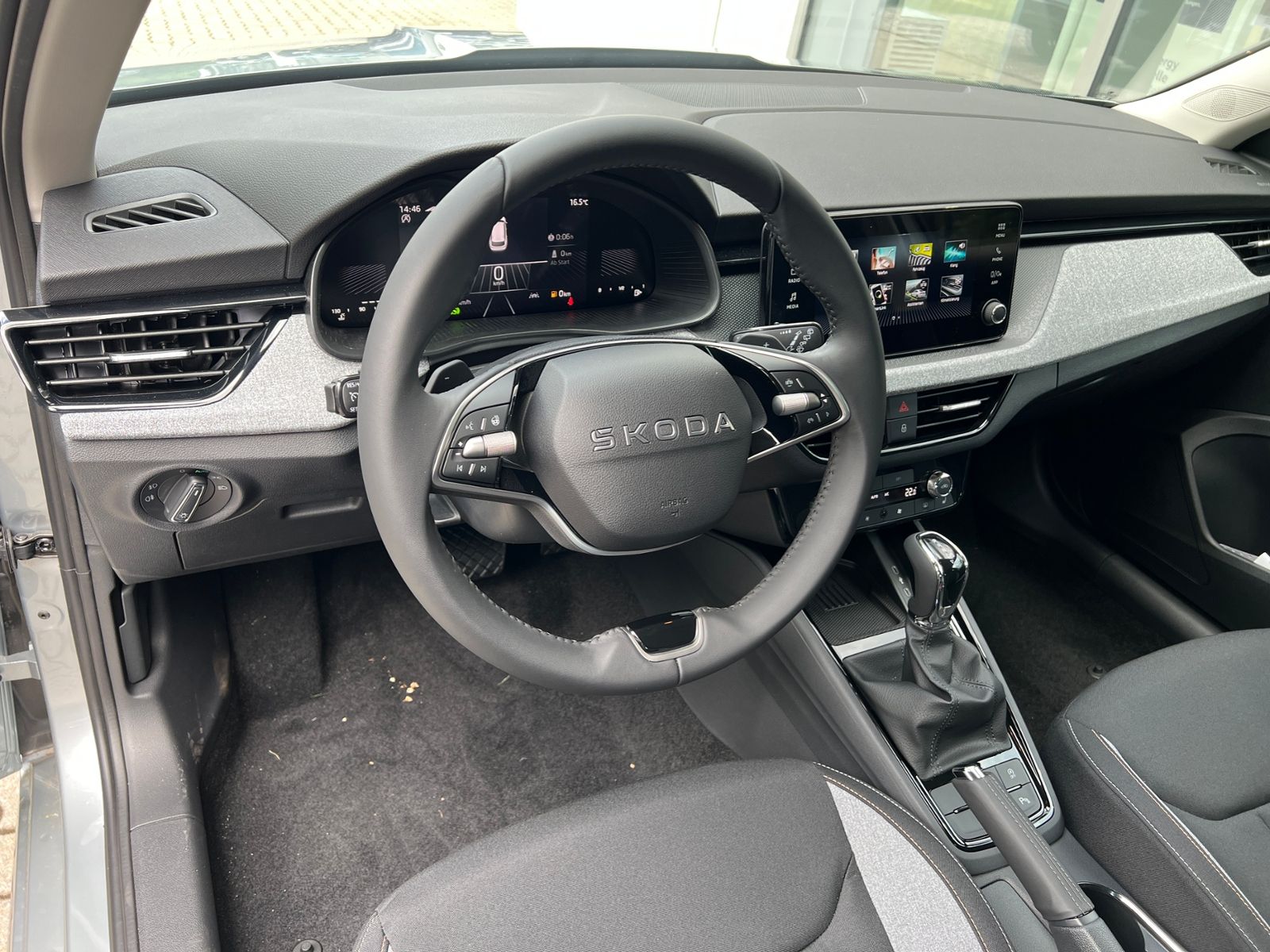 Fahrzeugabbildung SKODA Kamiq Balance 1.0 TSI DSG *Black Style,AHK,Matri