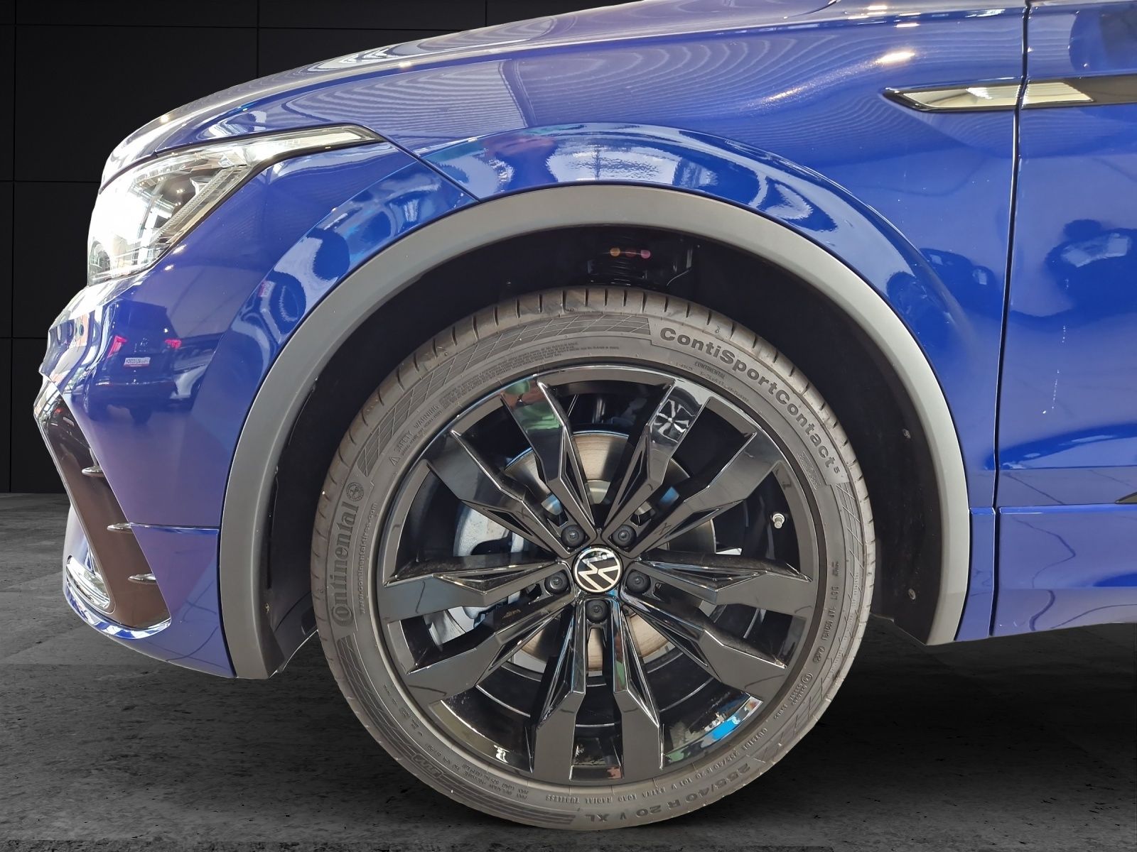 Fahrzeugabbildung Volkswagen Tiguan R-Line 4M MATRIX ACC 20" NAVI