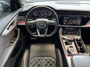 Audi Q8 - 12