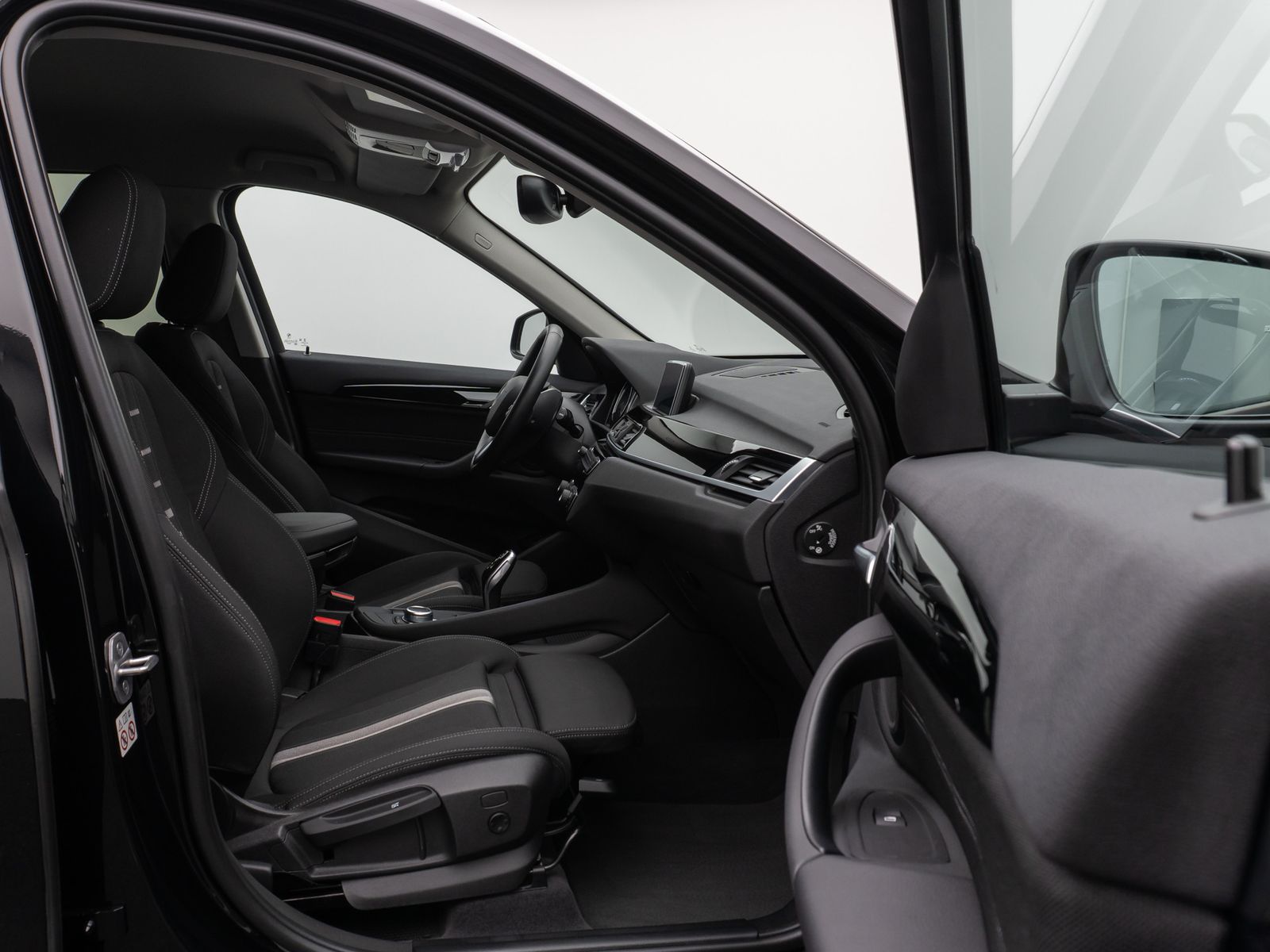 Fahrzeugabbildung BMW X1 sD18i Kamera DAB HiFi Navi Komfort LED Sport