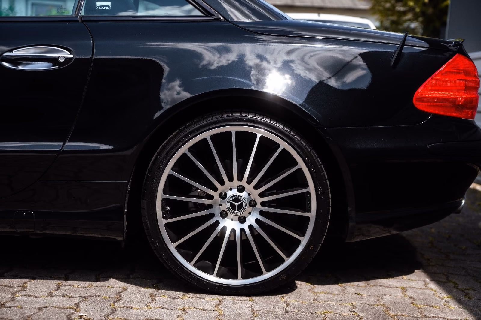 Mercedes-Benz SL 350 3.7 V6 245 ch BVA / Cuir / Bi-Xénon / Sièges chauffants / Jantes 20" AMG