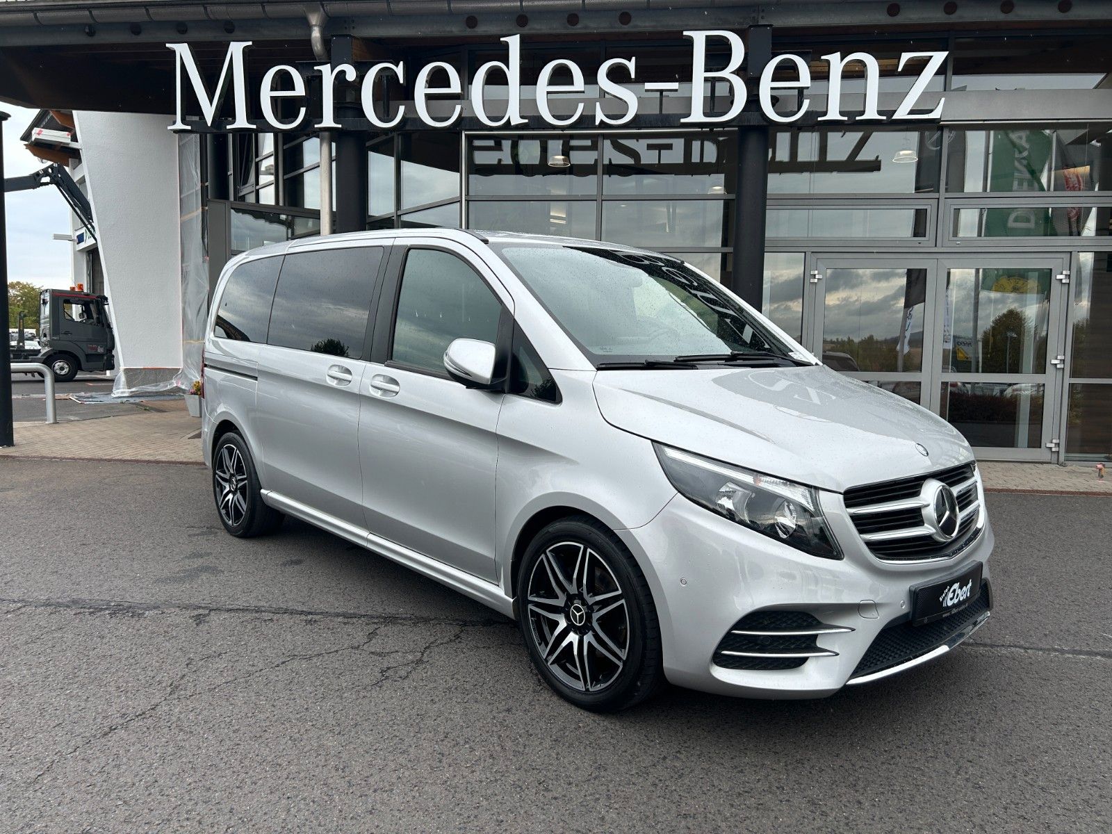Fahrzeugabbildung Mercedes-Benz V 250 d EDITION AMG elektr Türen DISTRONIC