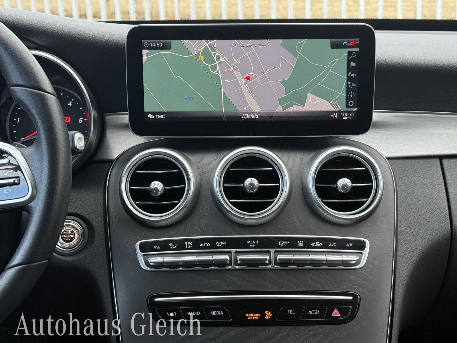 Fahrzeugabbildung Mercedes-Benz C 300 d 4MATIC T-Modell AVANTGARDE Exterieur/LED