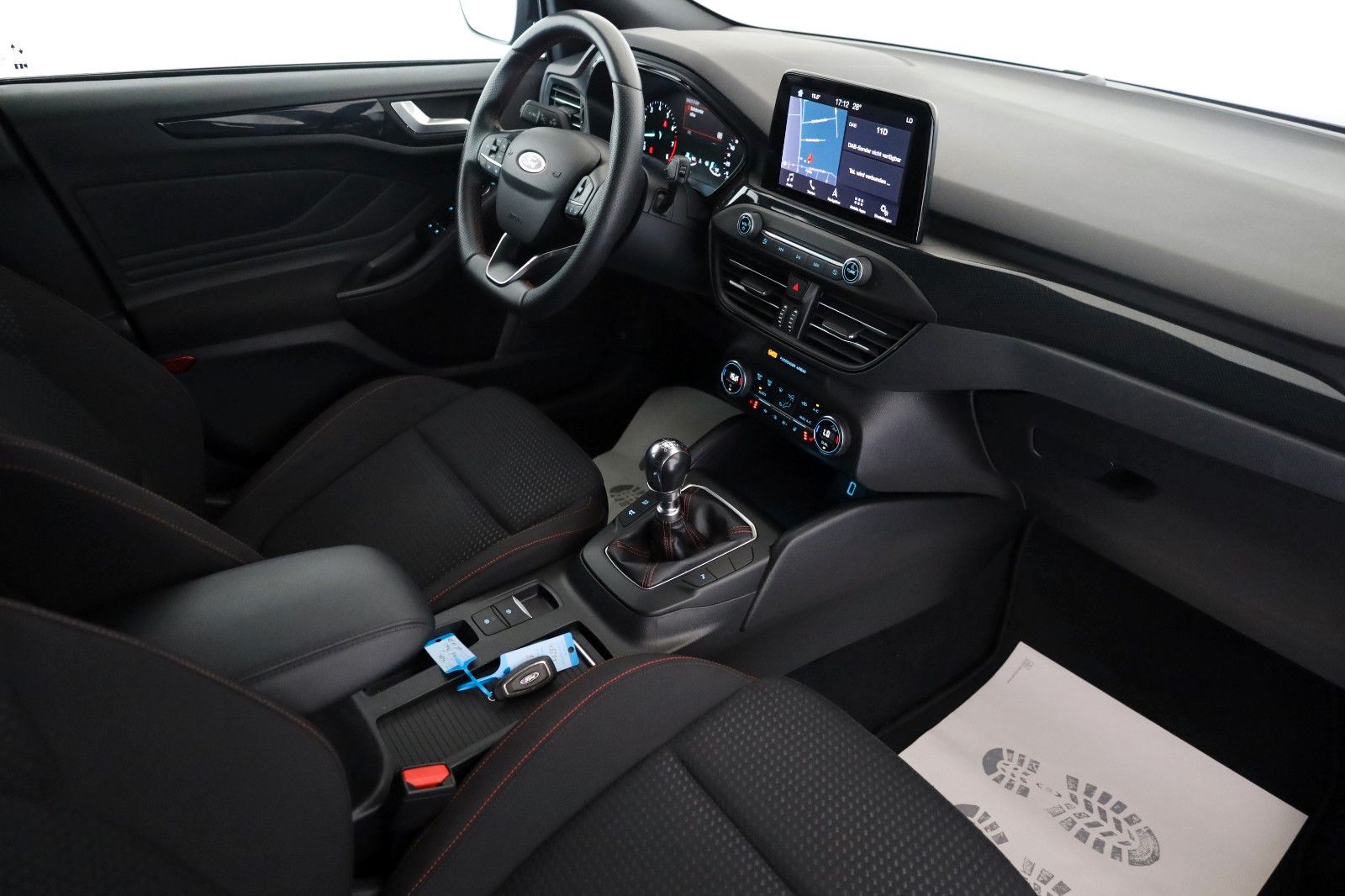 Fahrzeugabbildung Ford Focus Turnier ST-Line Navi,LED,SH,PDC,SR+WR