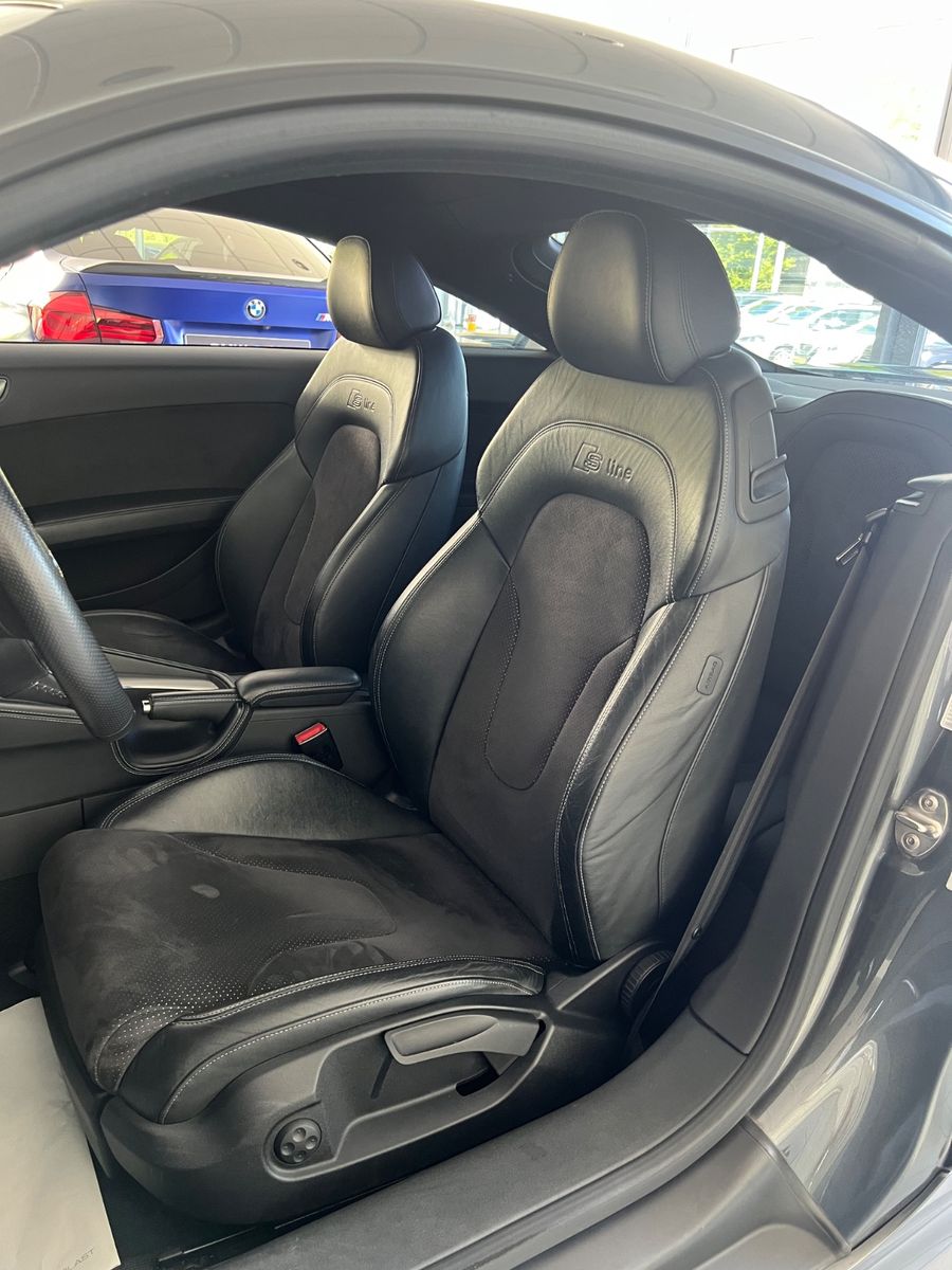 Fahrzeugabbildung Audi TT Coupe/ quattro 2.0 TFSI S line Competetion