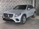 Mercedes-Benz GLC 250 4Matic 9Gtronic AMG Pano KeylessGo - silberne Mercedes-Benz GLC 250