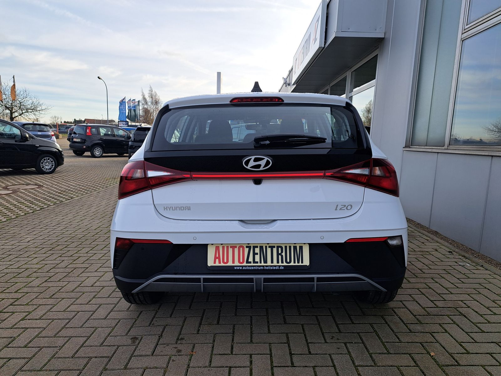 Fahrzeugabbildung Hyundai i20 1.2 NAVI ALU WINTERPAKET KAMERA KLIMA