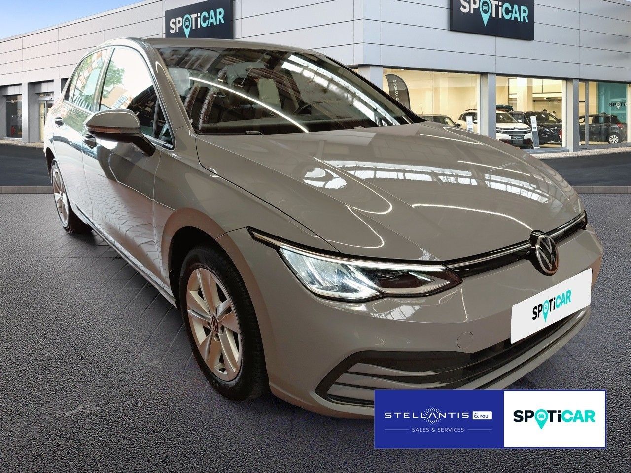Volkswagen Golf VIII LIFE 1.0 TSI NAVI SITZHZG PDC GJR imagem 3