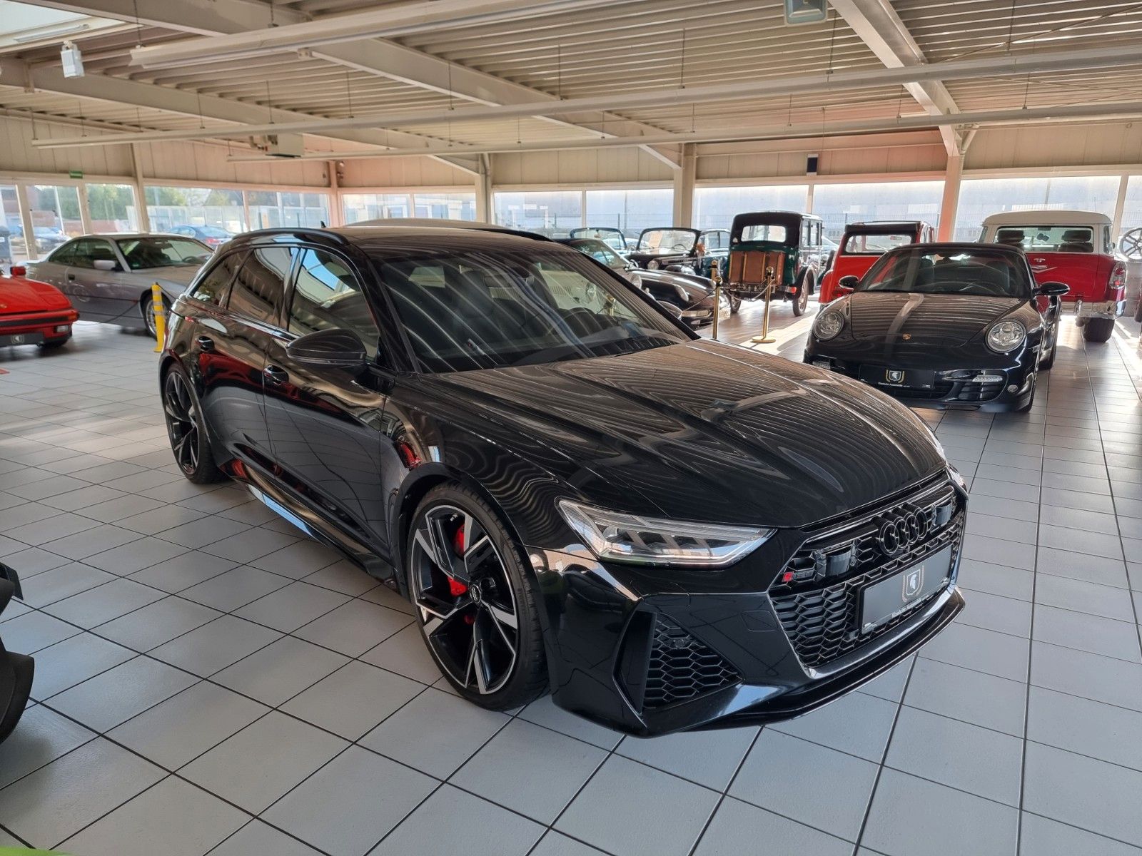 Fahrzeugabbildung Audi RS6/Dynamik Plus/Keramik/Sportabgas/RS-Fahrwerk