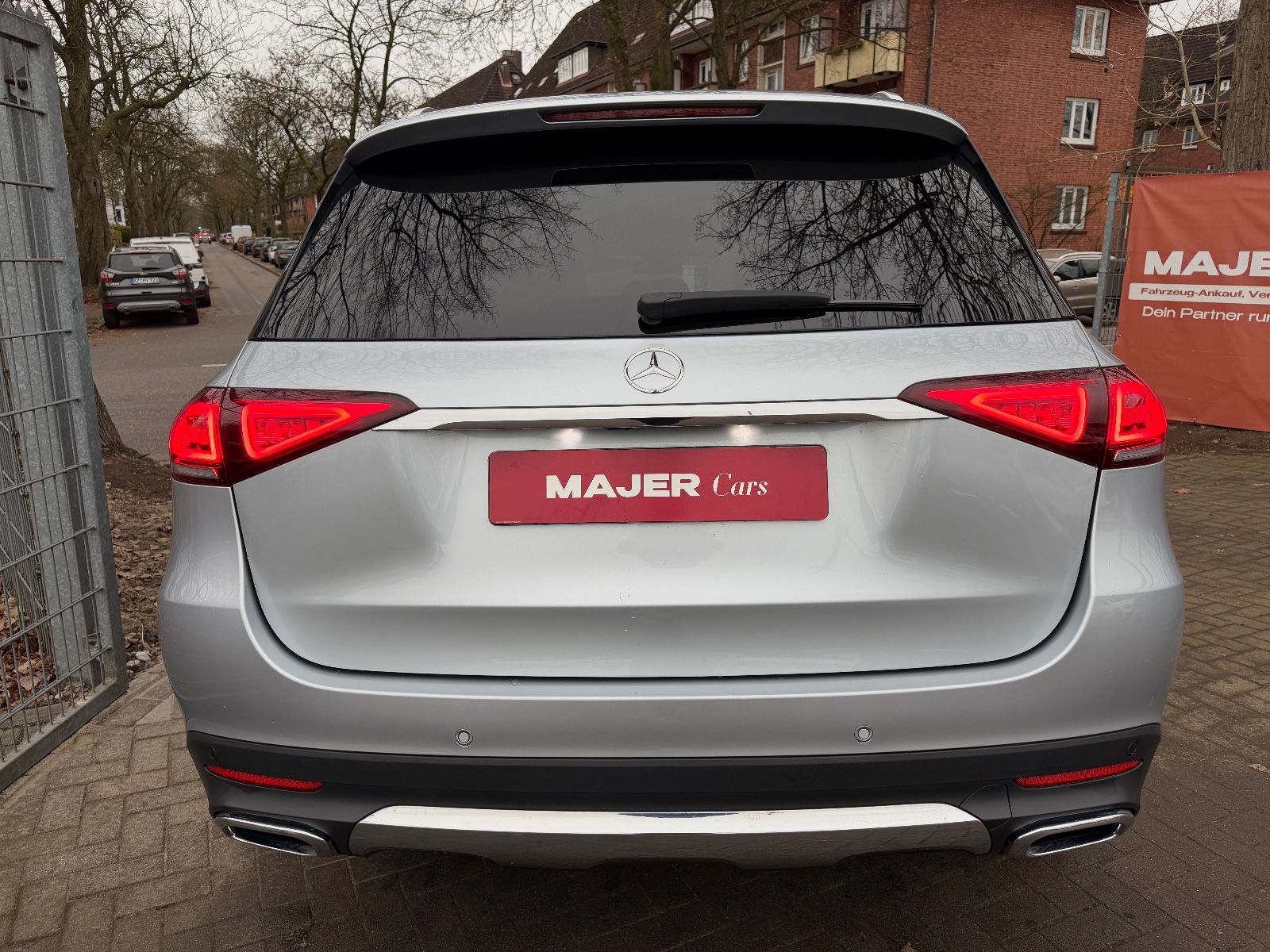 Fahrzeugabbildung Mercedes-Benz GLE 300d 4Matic*BURMESTER*MUTLIBEAM*AHK*WIDESCRE