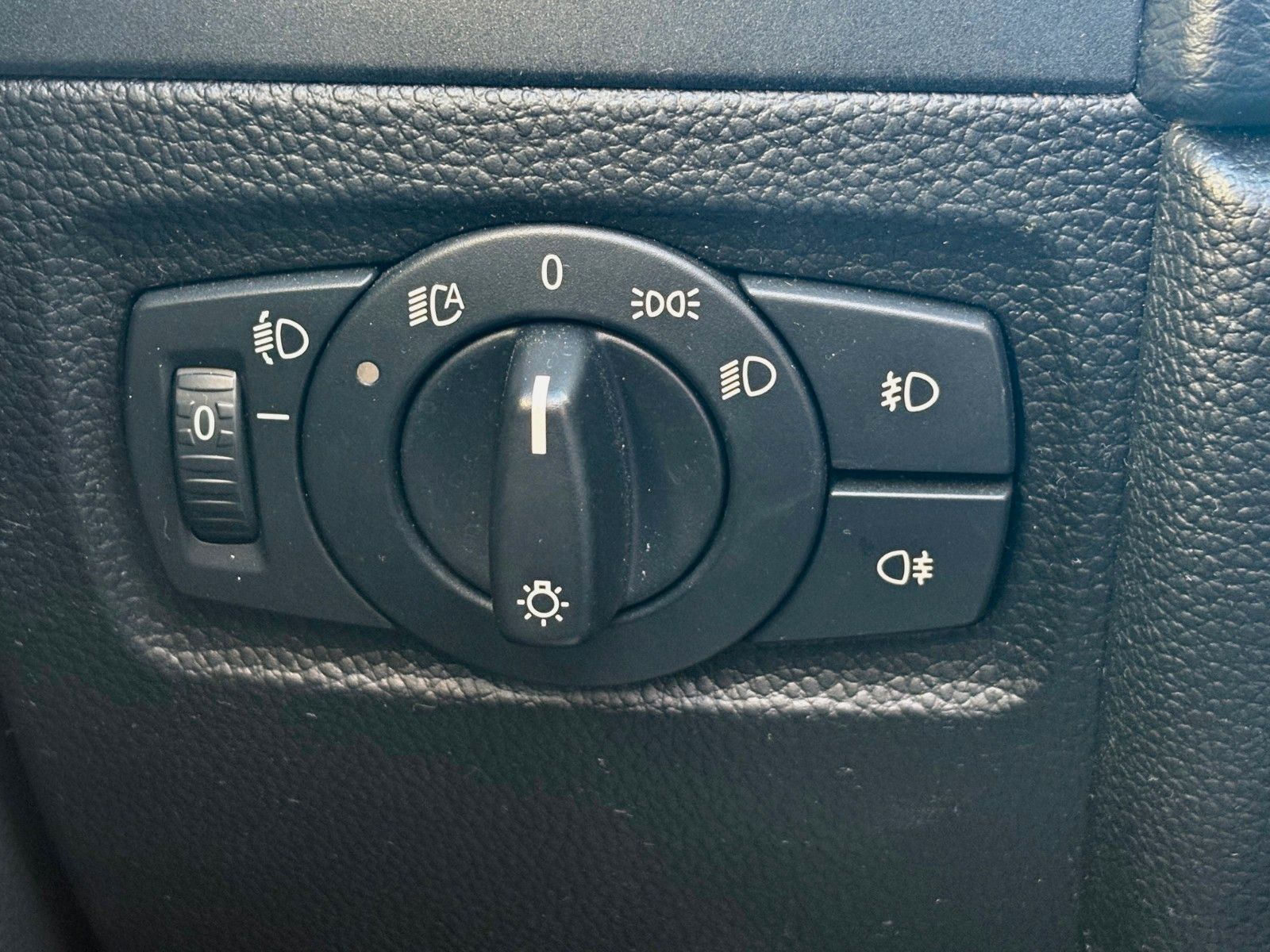 Fahrzeugabbildung BMW 118i Cabrio Leder Klima Tempo SCHECKHEFT SPORTLE