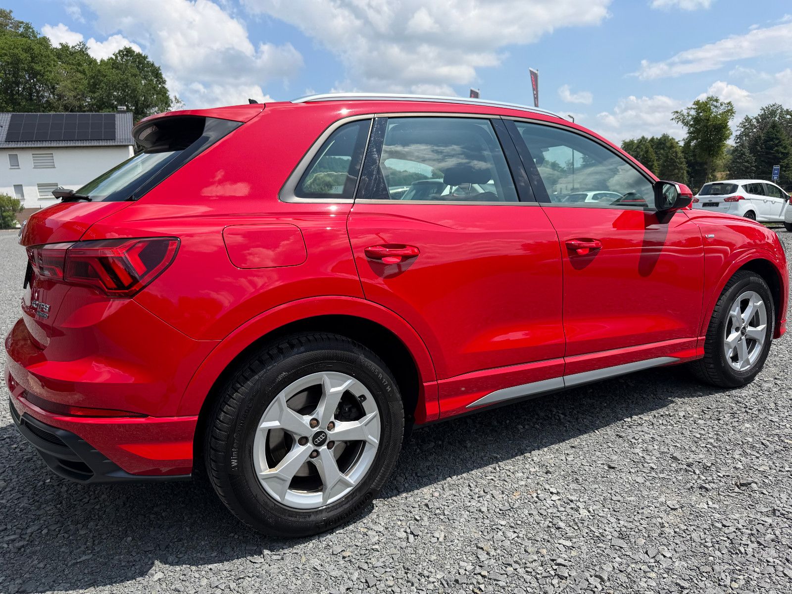 AUDI Q3 40 TFSI quattro S line NAVI/AHK/LED – Foto 6