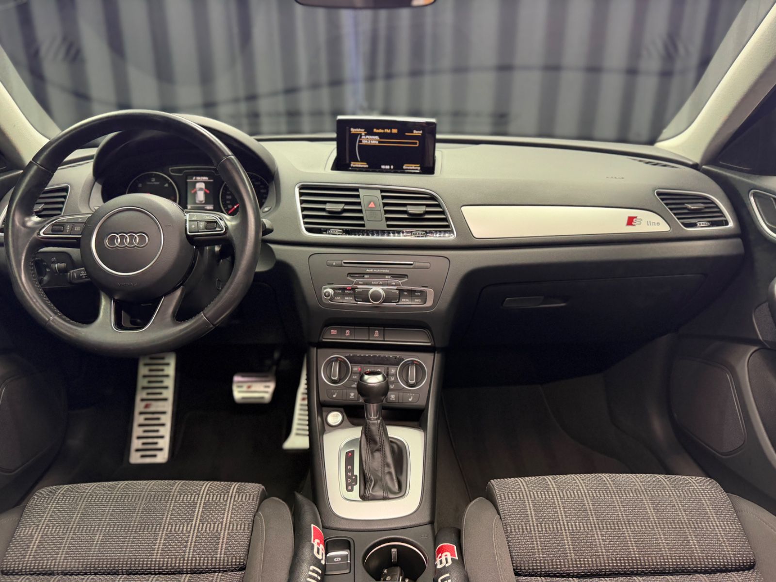 Fahrzeugabbildung Audi Q3 sport|S-Line|S-Tronic|AHK|NAVI|AUTOMATIK
