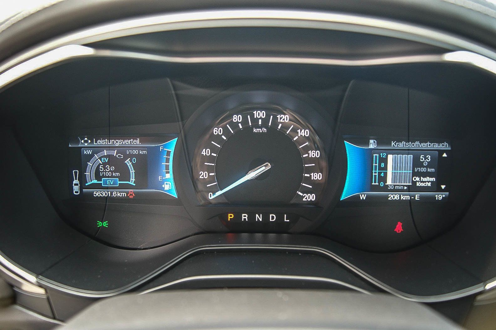 Fahrzeugabbildung Ford Mondeo Turnier 2.0 Hybrid Vignale 1.HAND ANHÄNZV
