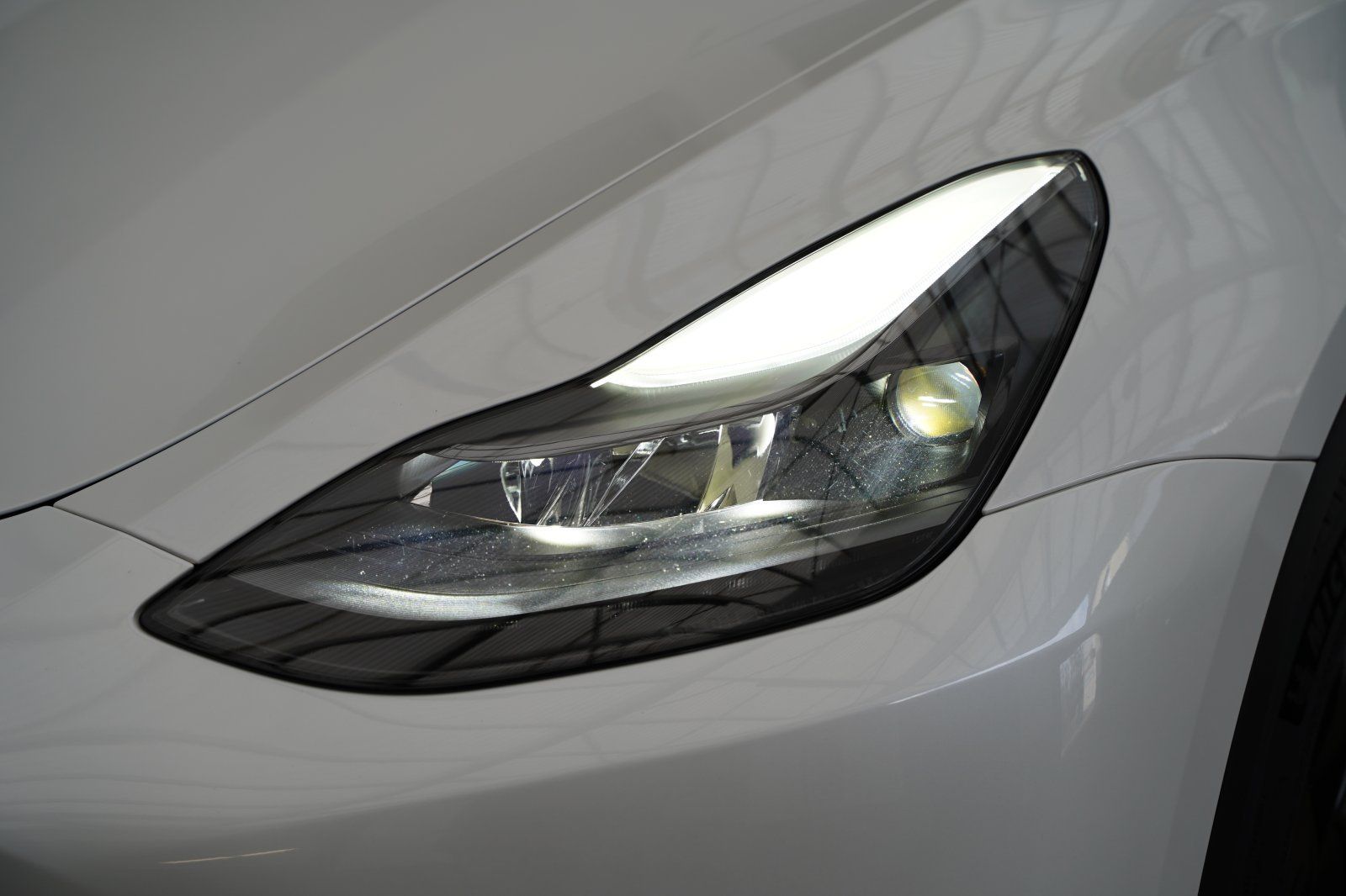 Tesla Model Y Standard Range RWD 20-Zoll AHK foto 10