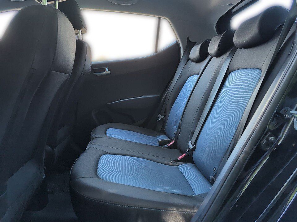 Fahrzeugabbildung Hyundai i10 1.2 CLASSIC 1HD GARANTIE SHZ+LHZ+KLIMAAT+PDC