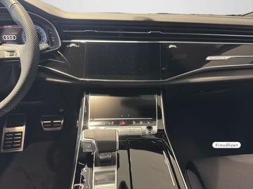  AUDI Q8 — миниатюра 12