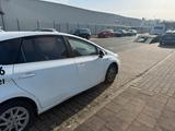 Toyota Prius plus Taxi - Toyota Prius: Van