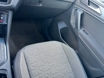 Volkswagen Tiguan - 11