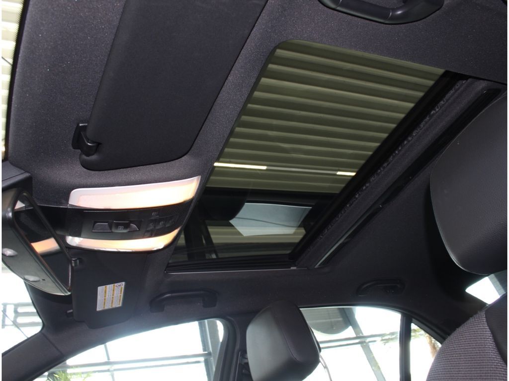 Fahrzeugabbildung Mercedes-Benz C 200 CGI AMG Line 2.Hand+H&K+Comand