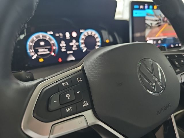 Fahrzeugabbildung Volkswagen Golf Variant 1.5 TSI Life STANDHZ NAVI AHK 4xSHZ