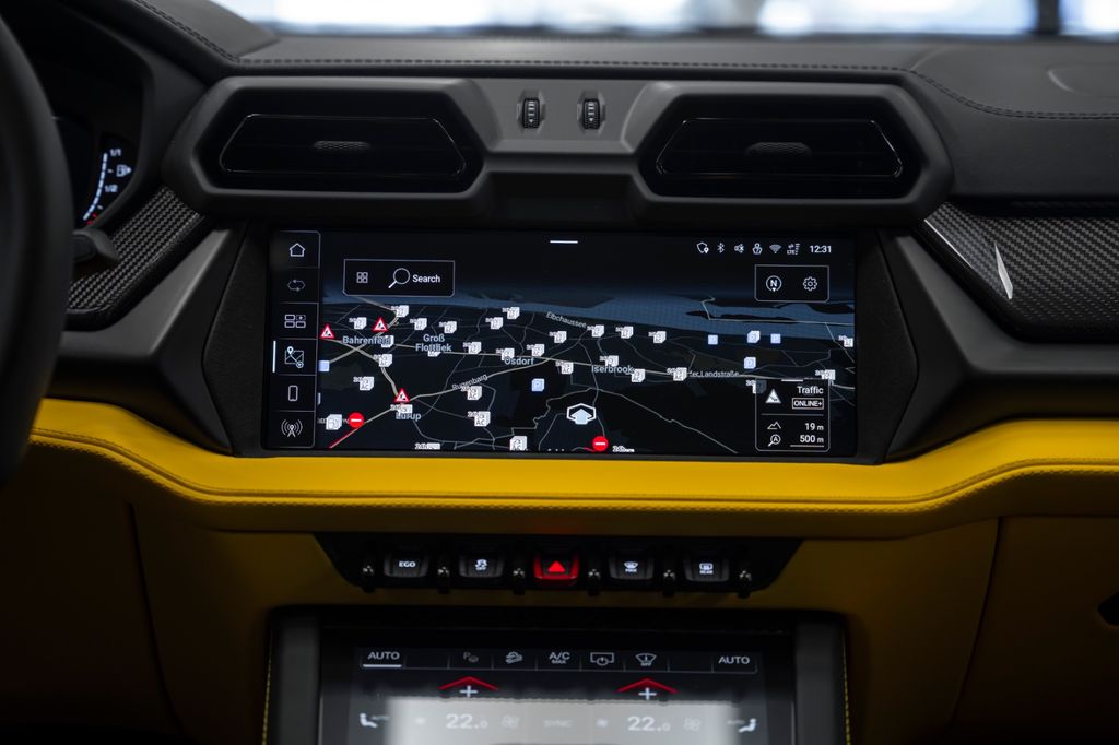 Urus 4.0 V8 SE YELLOW/BLACK YELLOW PANO B&O - Bild 20