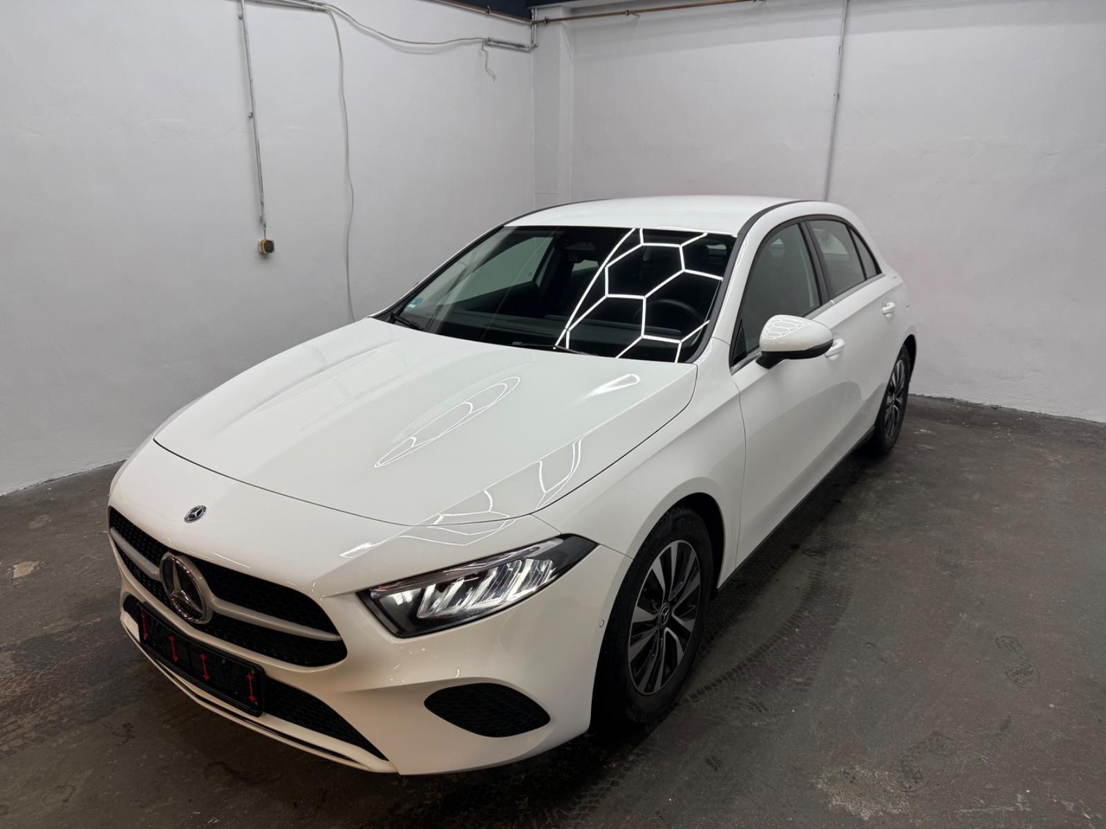 Mercedes-Benz A 180 Distronic Sitzheizung Rückfahrkamera LED