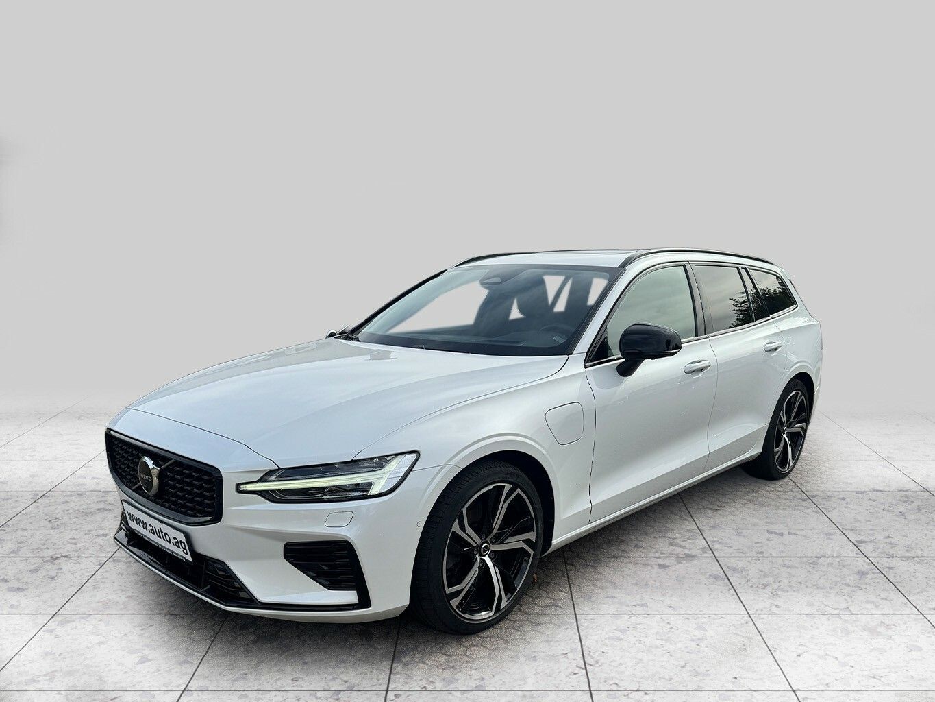 Volvo V60 Ultimate Dark Recharge AWD imagem 2