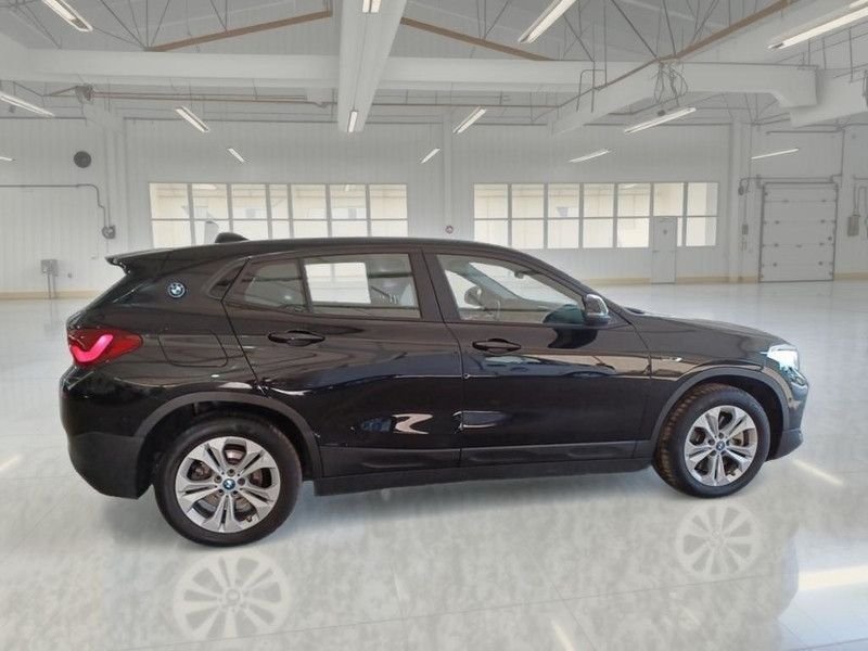 BMW X2 XDRIVE 25E BUSINESS X AUTOMATICO SUV imagem 3