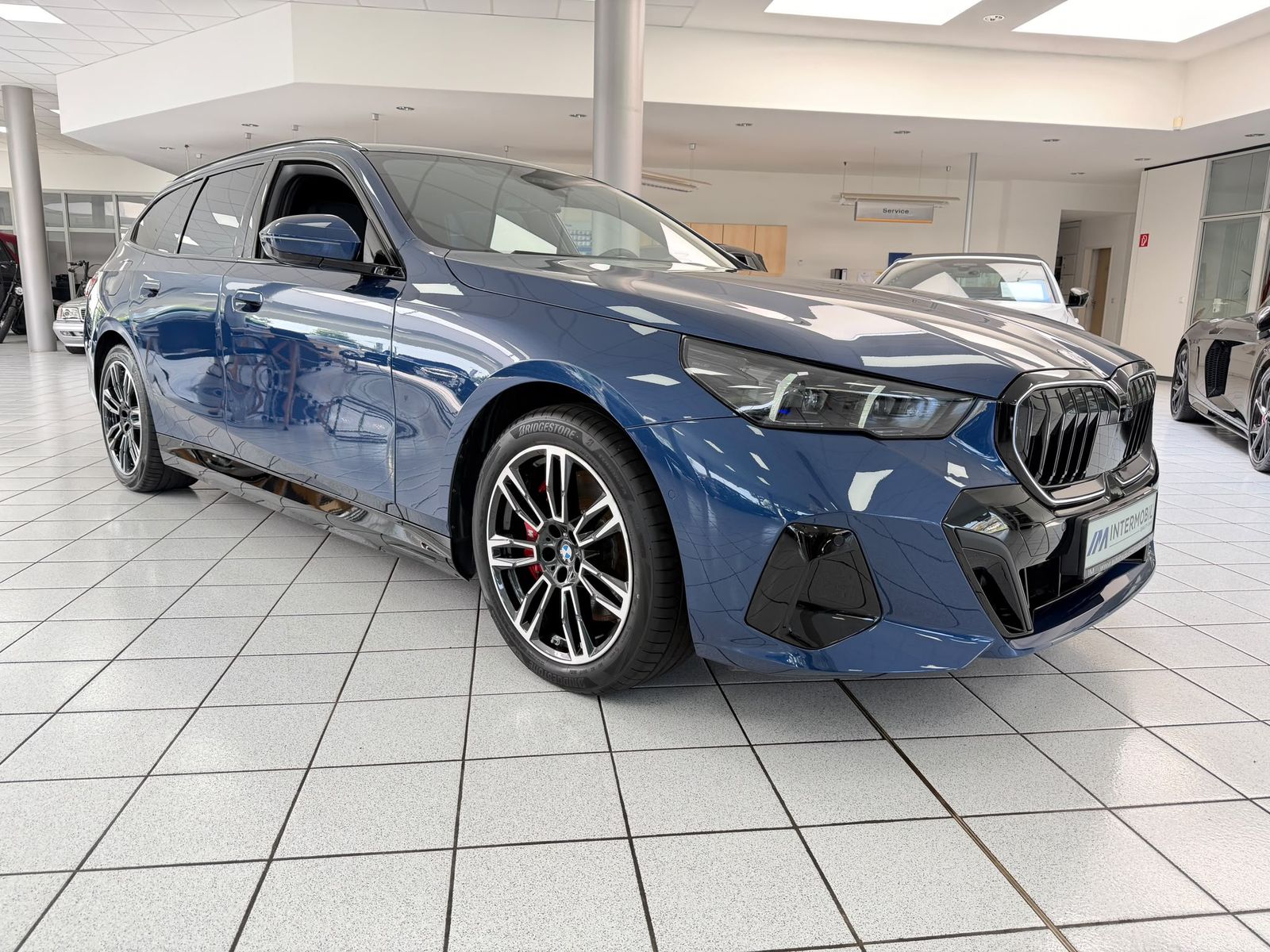 BMW 550 e xDrive M-Sport Pro PANO ICONIC B&W AHK 360 foto 3