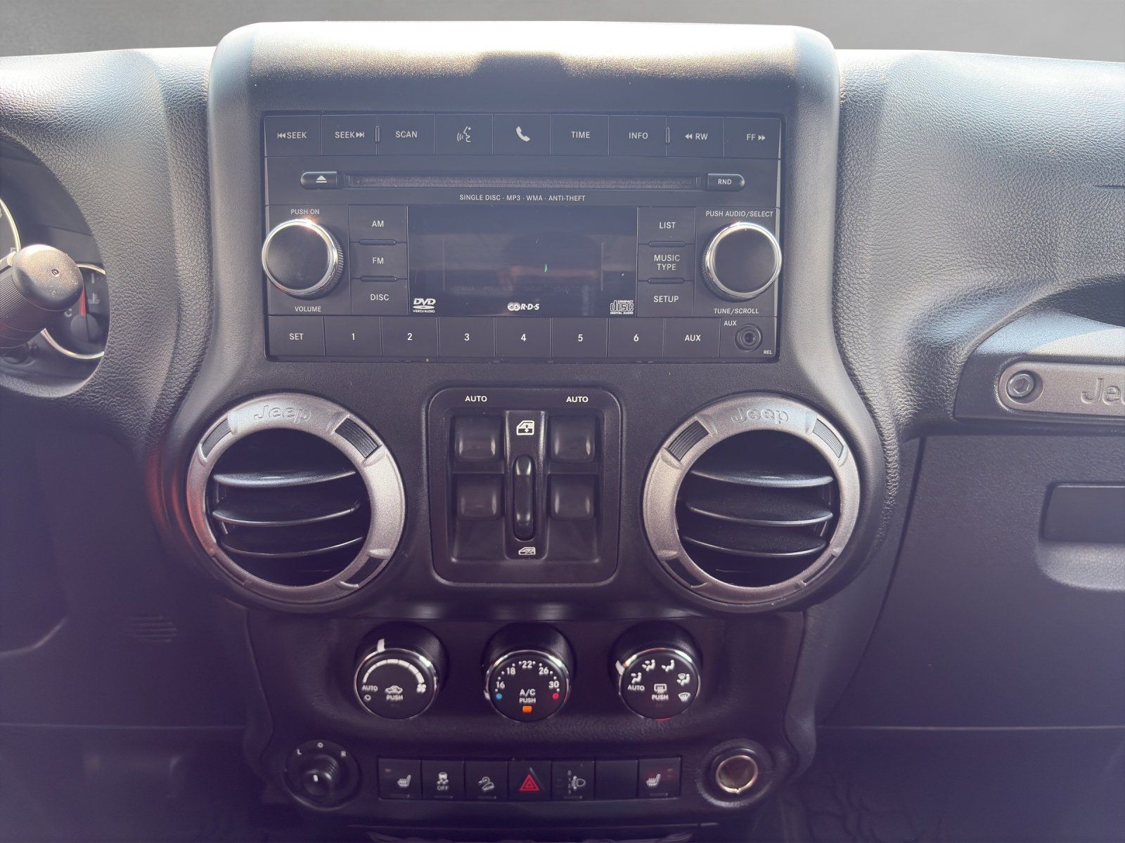 Fahrzeugabbildung Jeep Wrangler 2.8 CRD Aut. Unlimited/HARDTOP/SHZ/AHK/