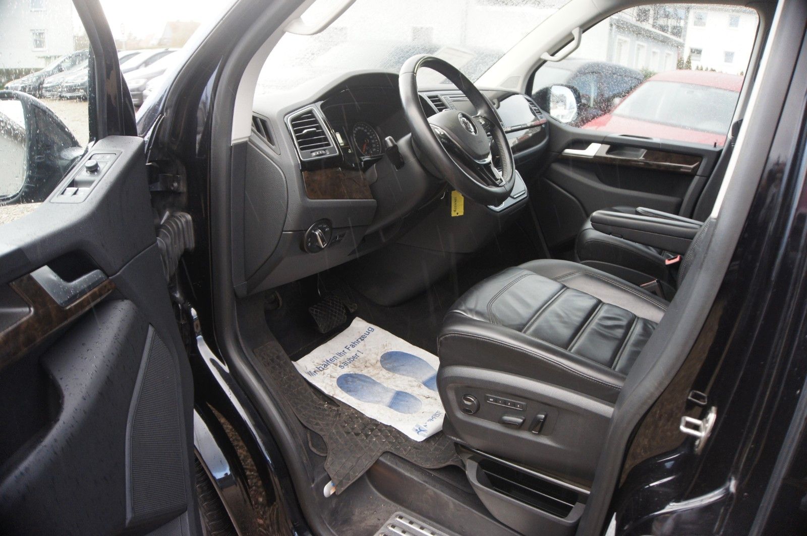Fahrzeugabbildung Volkswagen T6 Multivan  AHK 4 Motion Alu Leder 7 sitze